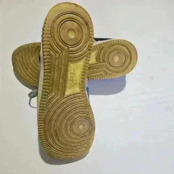 Nike Air Force 1 men's size 11.5. A little wear and tear. - Picture 7 of 7